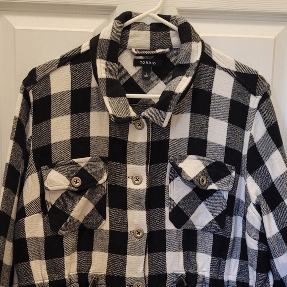 TORRID BRUSHED COTTON SHACKET BLACK & WHITE BUFFALO PLAID PLUS SIZE 2X 2022 - Picture 3 of 16